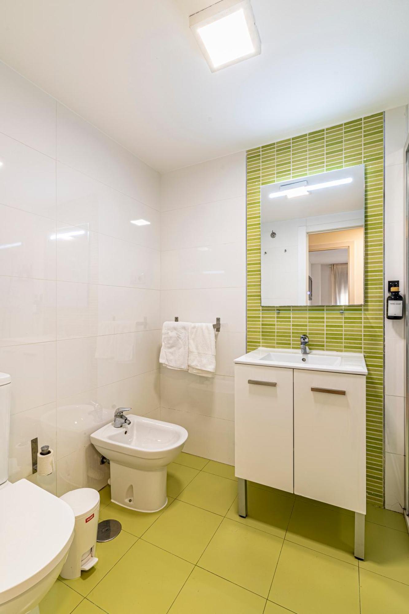 Solis Mare Apartments - Pedregalejo Beach มาลากา ภายนอก รูปภาพ